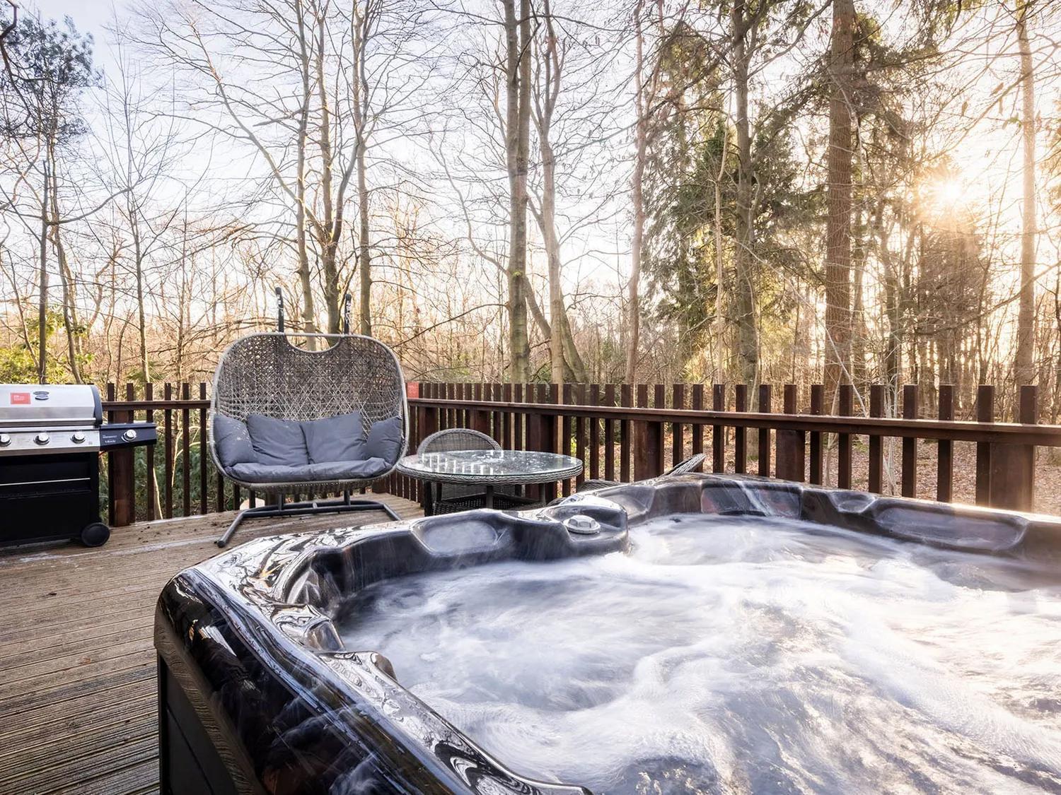Delamere Forest Cabins - Forest Holidays Mouldsworth Exterior foto